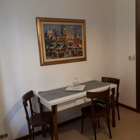 Quadrilocale * Αλμπένγκα